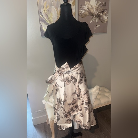 None Dresses & Skirts - NWT Classy Women’s Dress w/ Versatile Tie